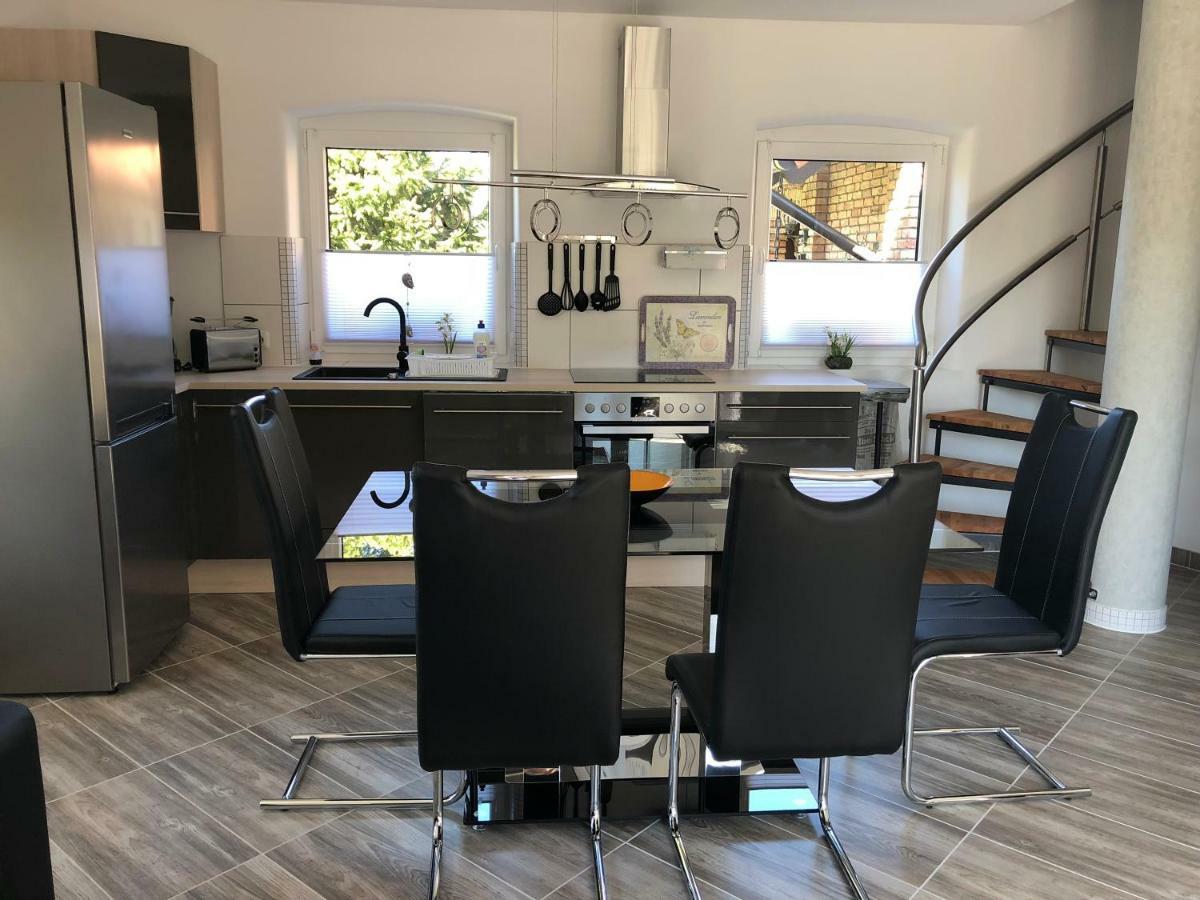 Ferienhaus Und Ferienwohnung Eichhorn 브리게 외부 사진