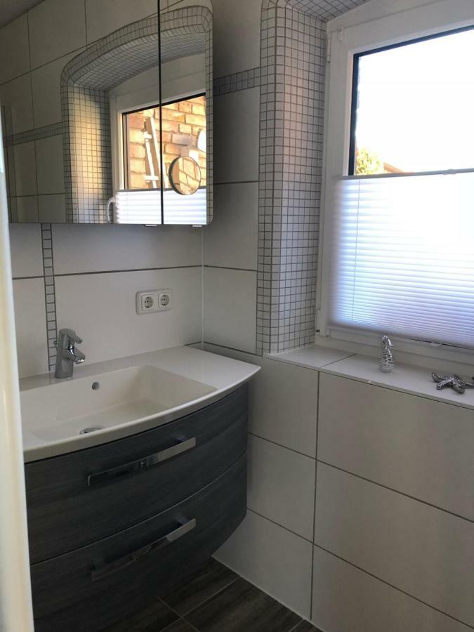 Ferienhaus Und Ferienwohnung Eichhorn 브리게 외부 사진