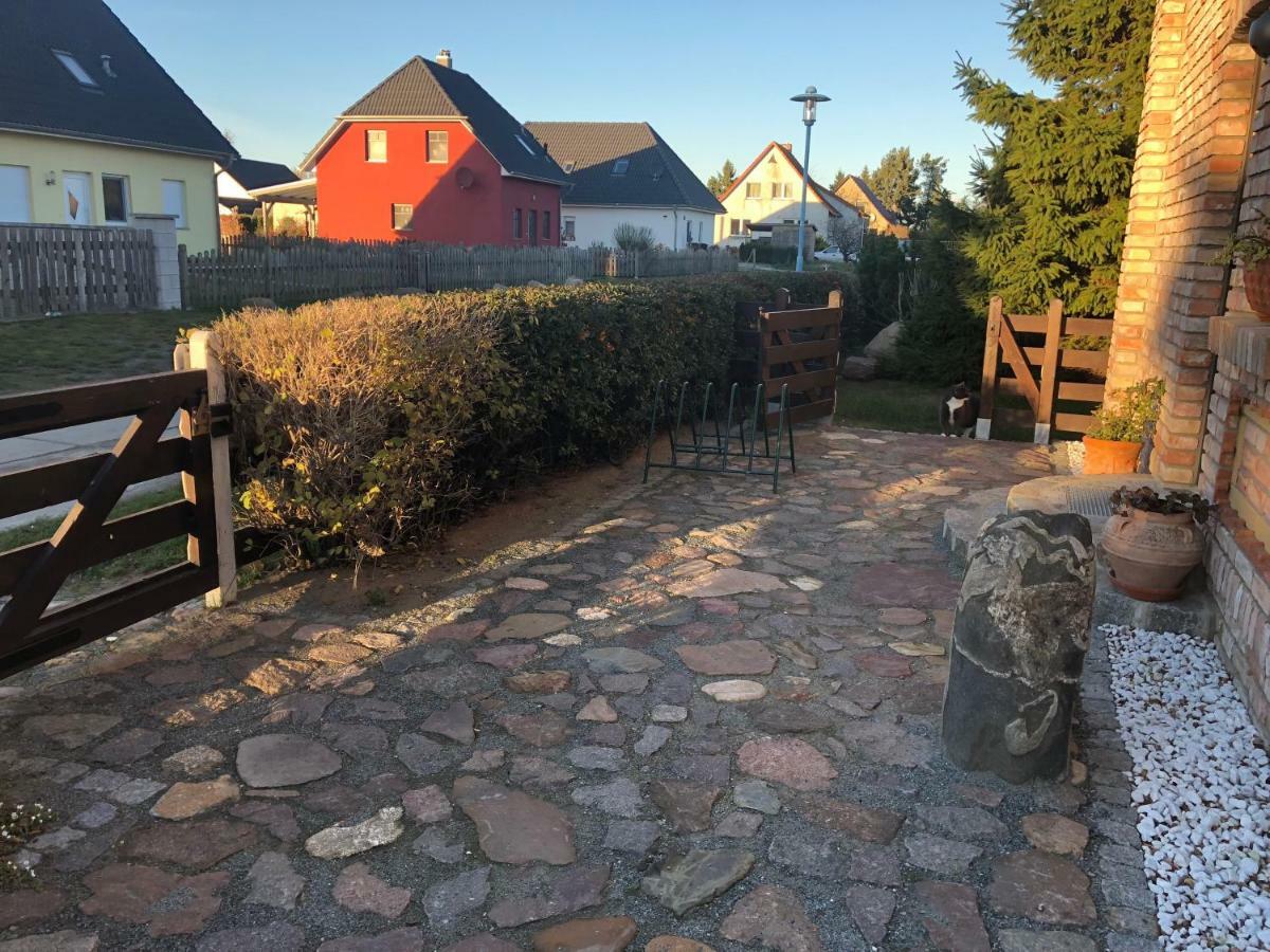 Ferienhaus Und Ferienwohnung Eichhorn 브리게 외부 사진