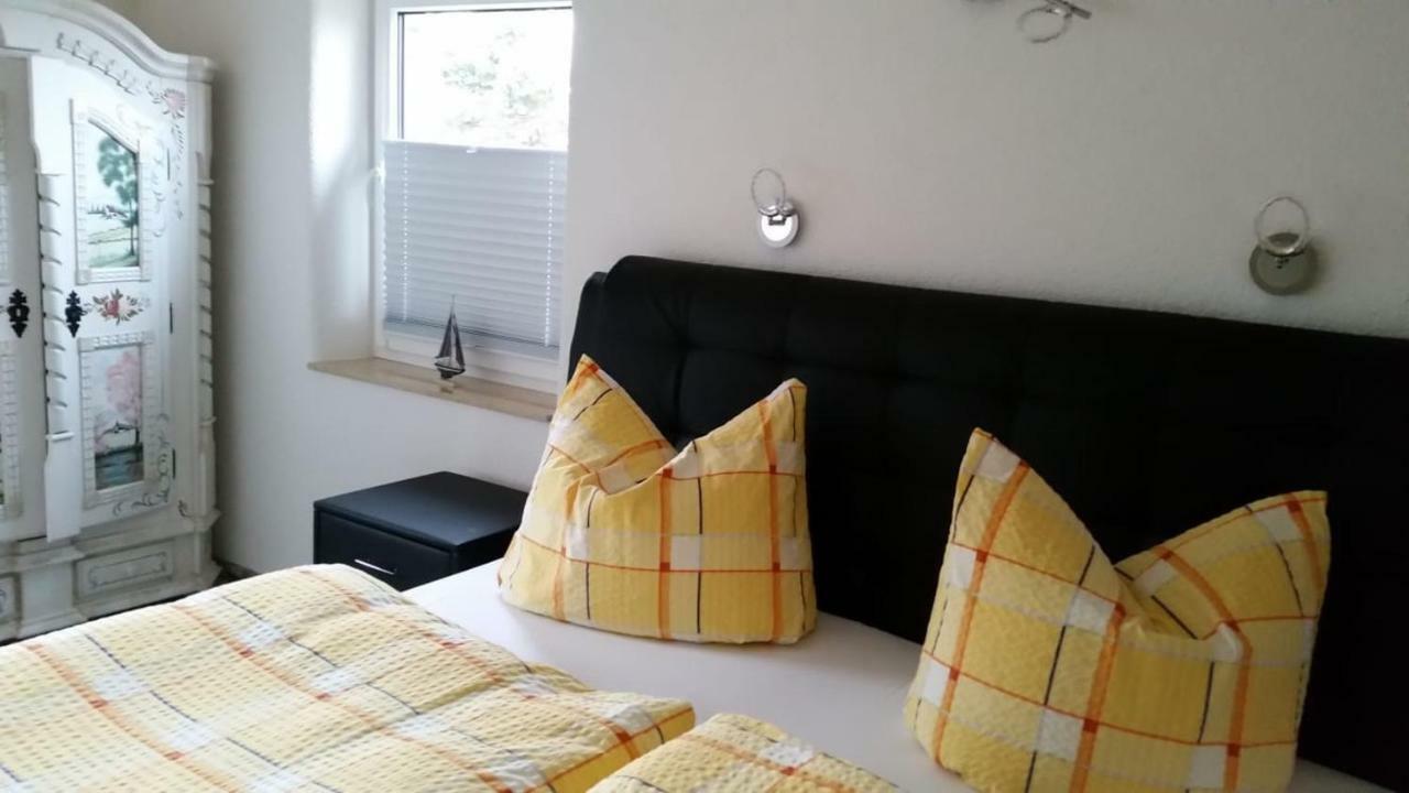Ferienhaus Und Ferienwohnung Eichhorn 브리게 외부 사진
