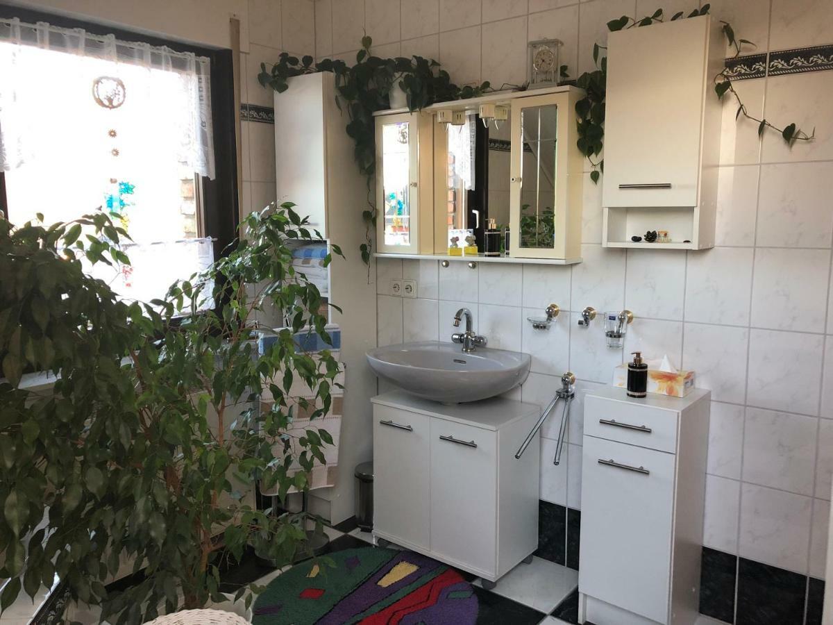 Ferienhaus Und Ferienwohnung Eichhorn 브리게 외부 사진
