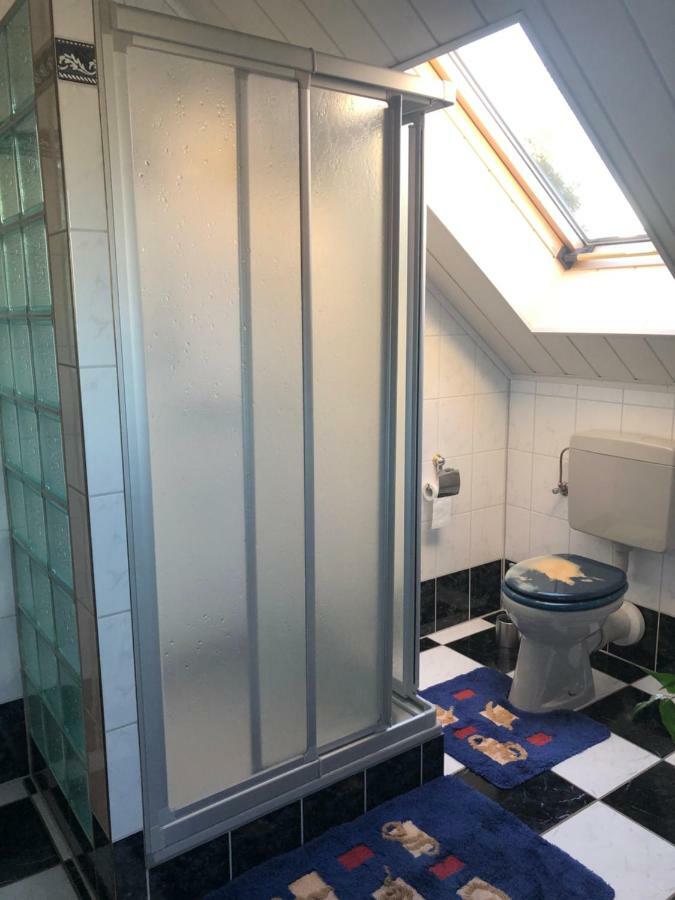 Ferienhaus Und Ferienwohnung Eichhorn 브리게 외부 사진